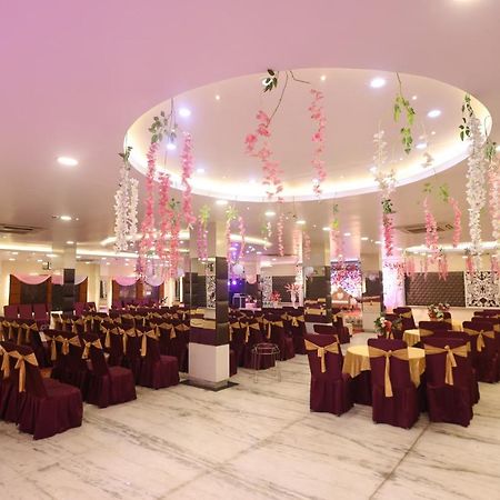 Hotel The Leaf - Gomti Nagar لاكناو المظهر الخارجي الصورة