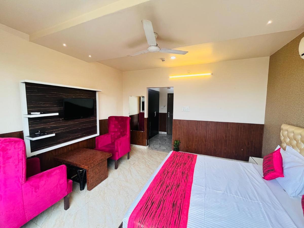 Hotel The Leaf - Gomti Nagar لاكناو المظهر الخارجي الصورة